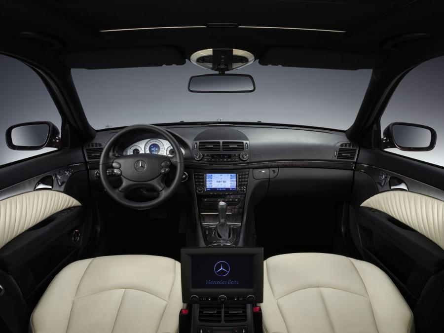  Mercedes-Benz E-Class 2007 года  (фото 43 из 80)